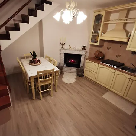 Delle Rose Apartment *